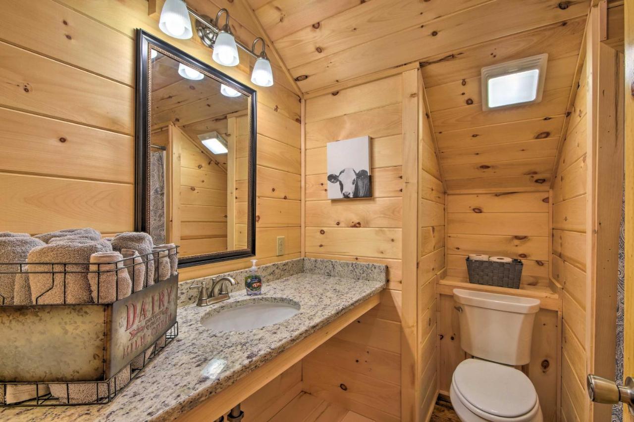 Murphy Cabin With Spacious Deck And Forest Views! Екстериор снимка