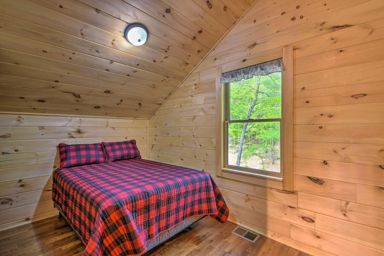 Murphy Cabin With Spacious Deck And Forest Views! Екстериор снимка